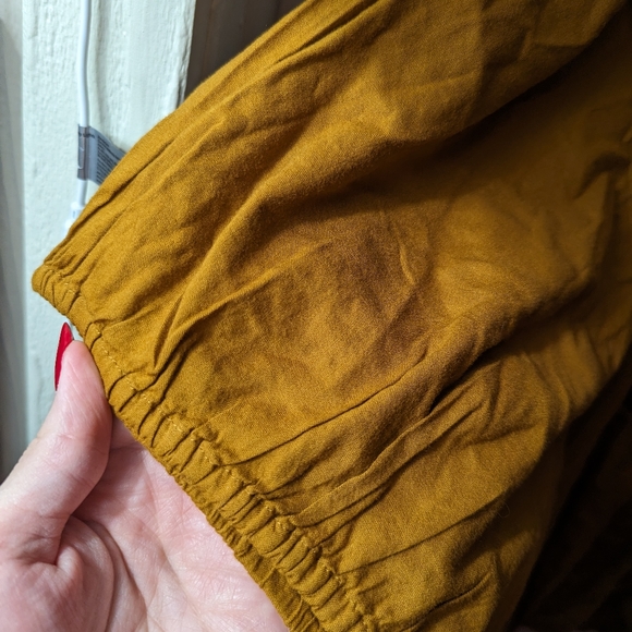 Square neck - Picture 4 of 4